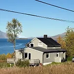 Myrvoll Trails Og View * Lakselvbukt