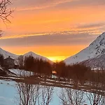 Myrvoll Trails Og View * Lakselvbukt