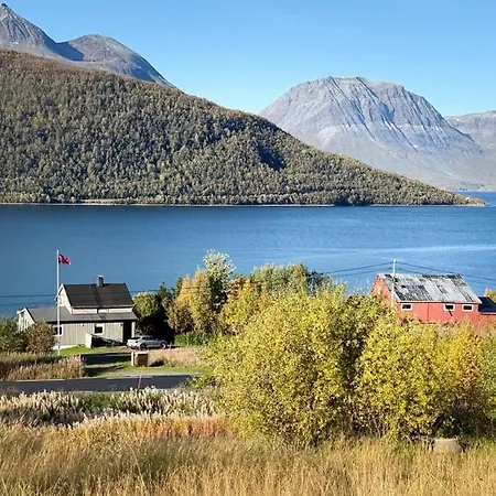 Myrvoll Trails Og View 펜션 Lakselvbukt