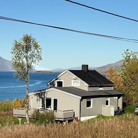 Myrvoll Trails Og View * Lakselvbukt