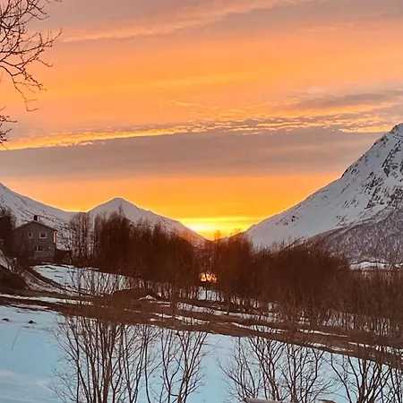 Myrvoll Trails Og View * Lakselvbukt