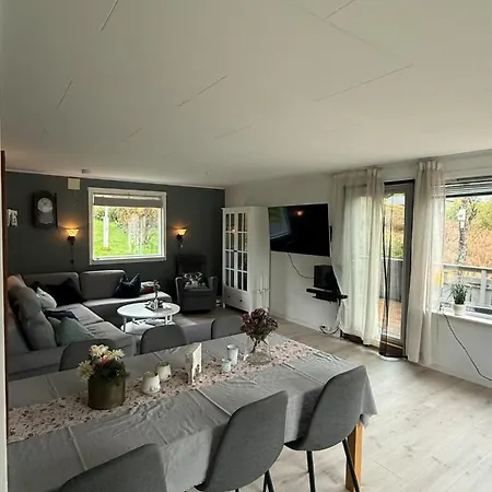 Myrvoll Trails Og View 펜션 Lakselvbukt