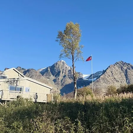 Myrvoll Trails Og View Lakselvbukt