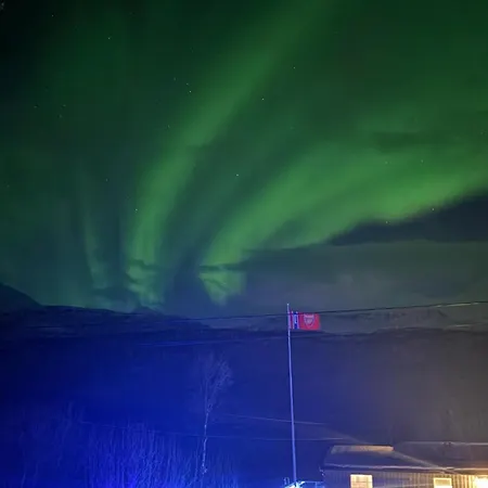 Myrvoll Trails Og View Lakselvbukt